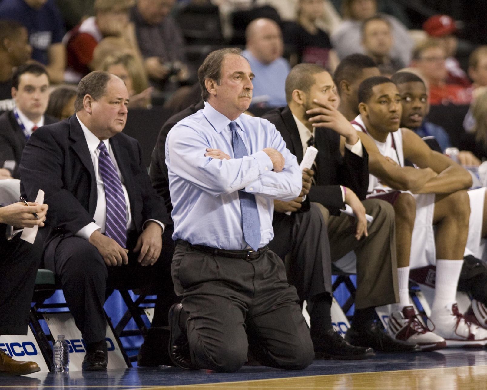 A10 basketball Quarters
